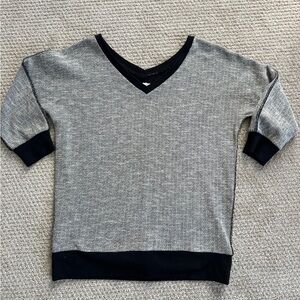 The Field Elegant Women's V-Neck Sweater in Gray and Black
